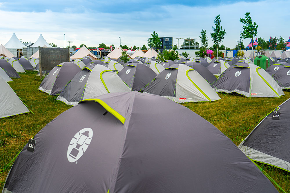 Tent hotel